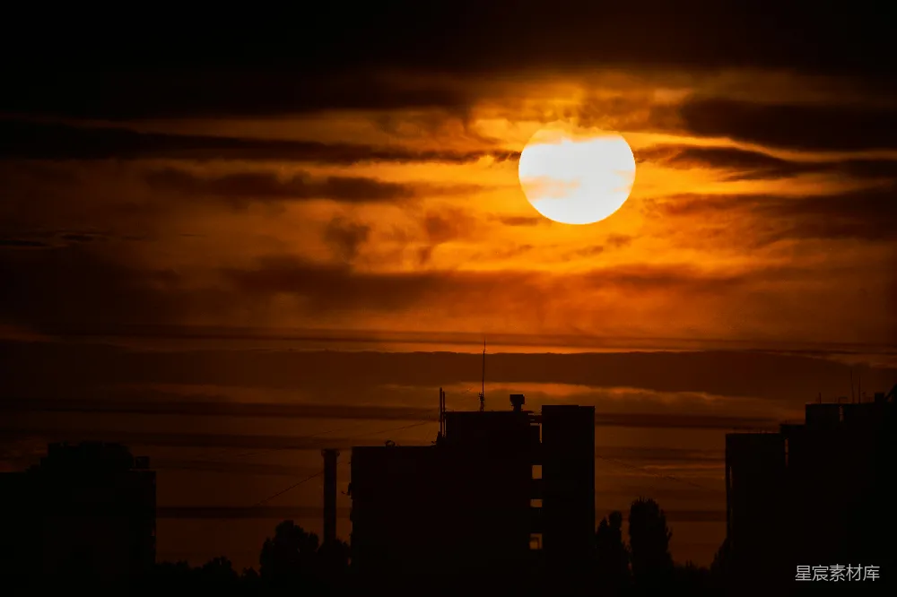 高清摄影 夕阳 城市 剪影 自然 宁静 夕阳余晖下的城市剪影