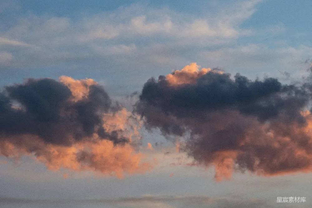 高清摄影 天空 云彩 日落 自然美景 宁静 夕阳余晖下的云层