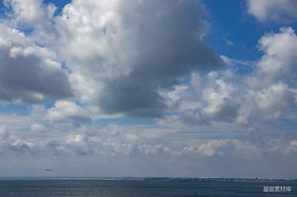 高清摄影 自然风光 云海 海滩 休闲度假 风景摄影 海天一色的宁静景象