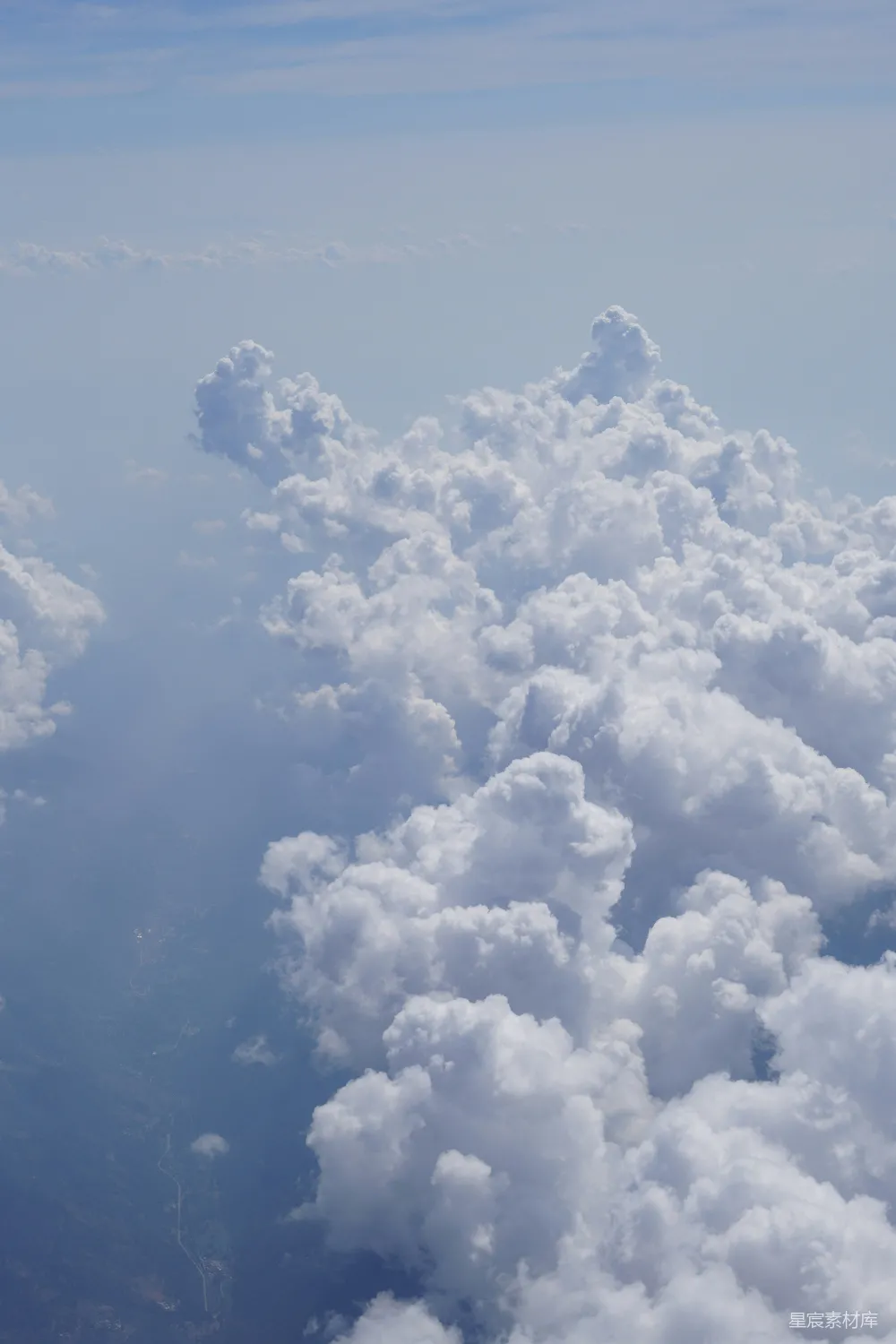 高清摄影 天空 云层 自然 宁静 旅行 云端的壮丽