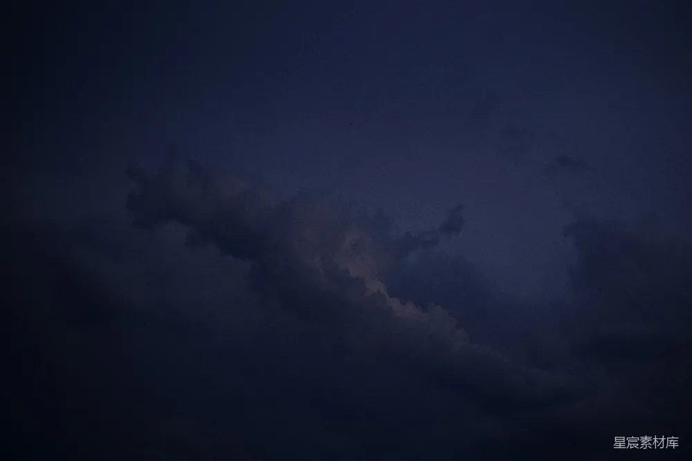 高清摄影 天空 云层 夜晚 自然 宁静 夜空中的云层