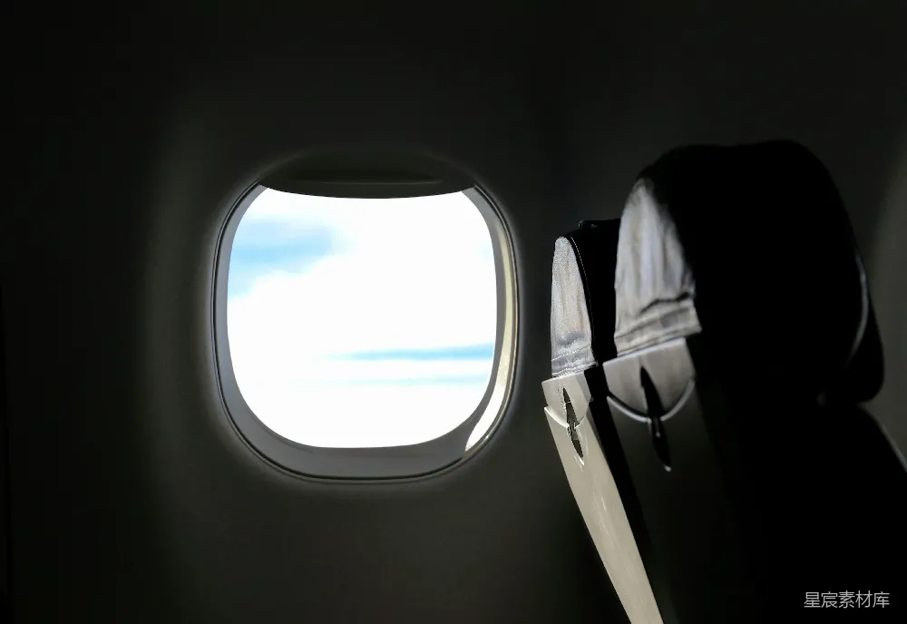 高清摄影 飞机 旅行 窗户 宁静 天空 飞机舷窗的宁静时光
