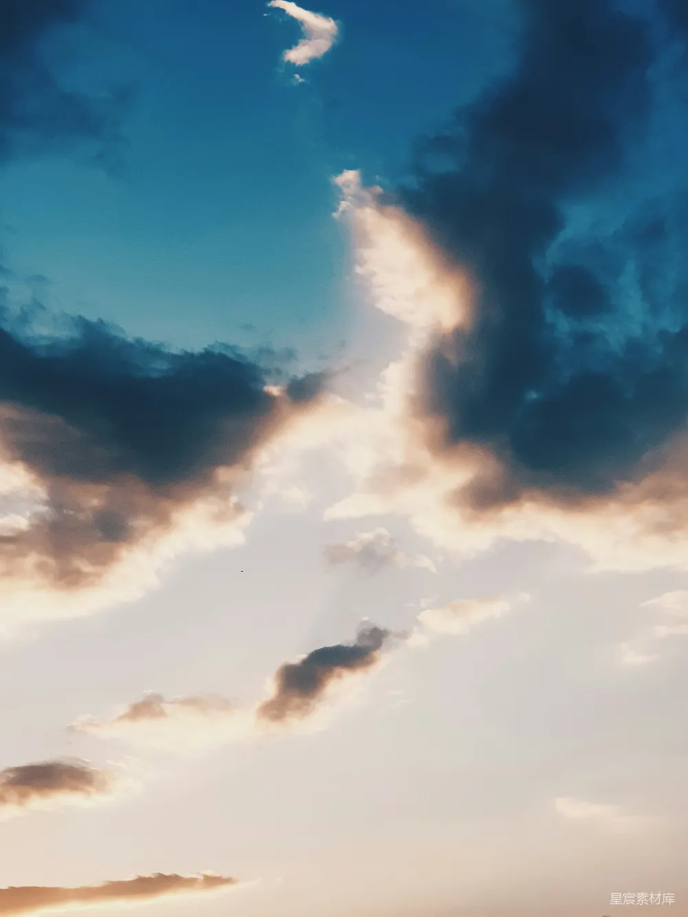 高清摄影 天空 云层 自然景观 宁静 户外 云层与天空的自然之美