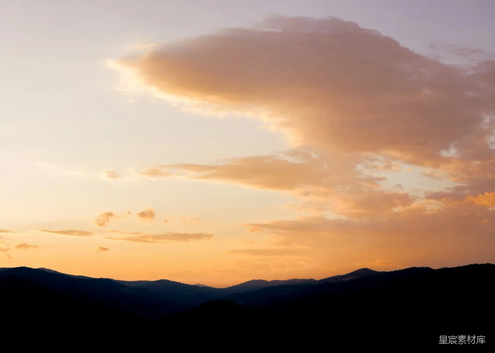 高清摄影 自然风光 日落 山脉 宁静 风景 夕阳下的山峦