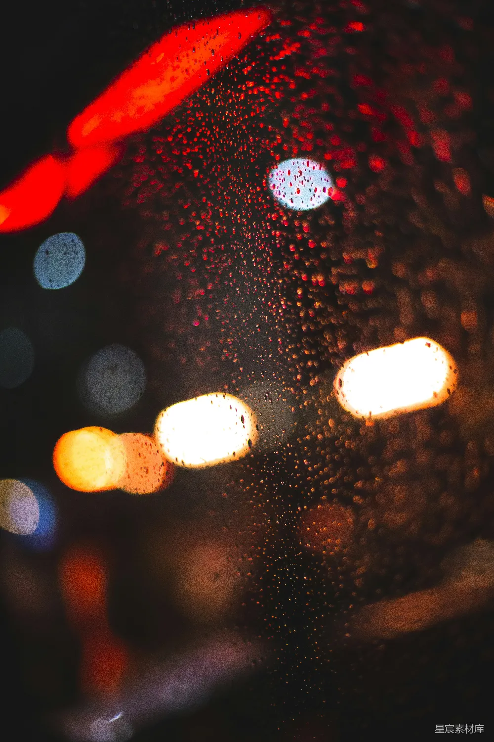 高清摄影 雨夜 光斑 车窗 城市夜景 氛围 雨夜车窗下的光斑