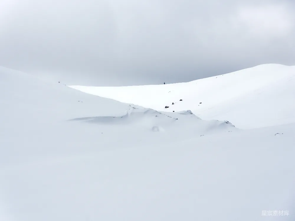 高清摄影 雪景 孤峰 宁静 自然 冬季 雪域孤峰