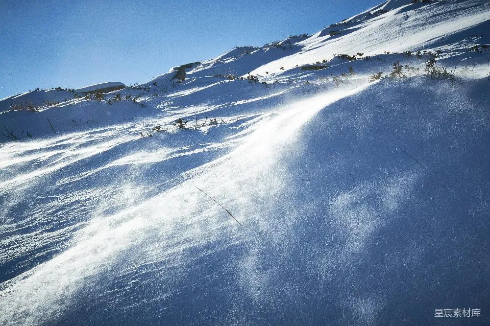 高清摄影 雪地 自然 光影 冬季 风景 雪地上的光影交错