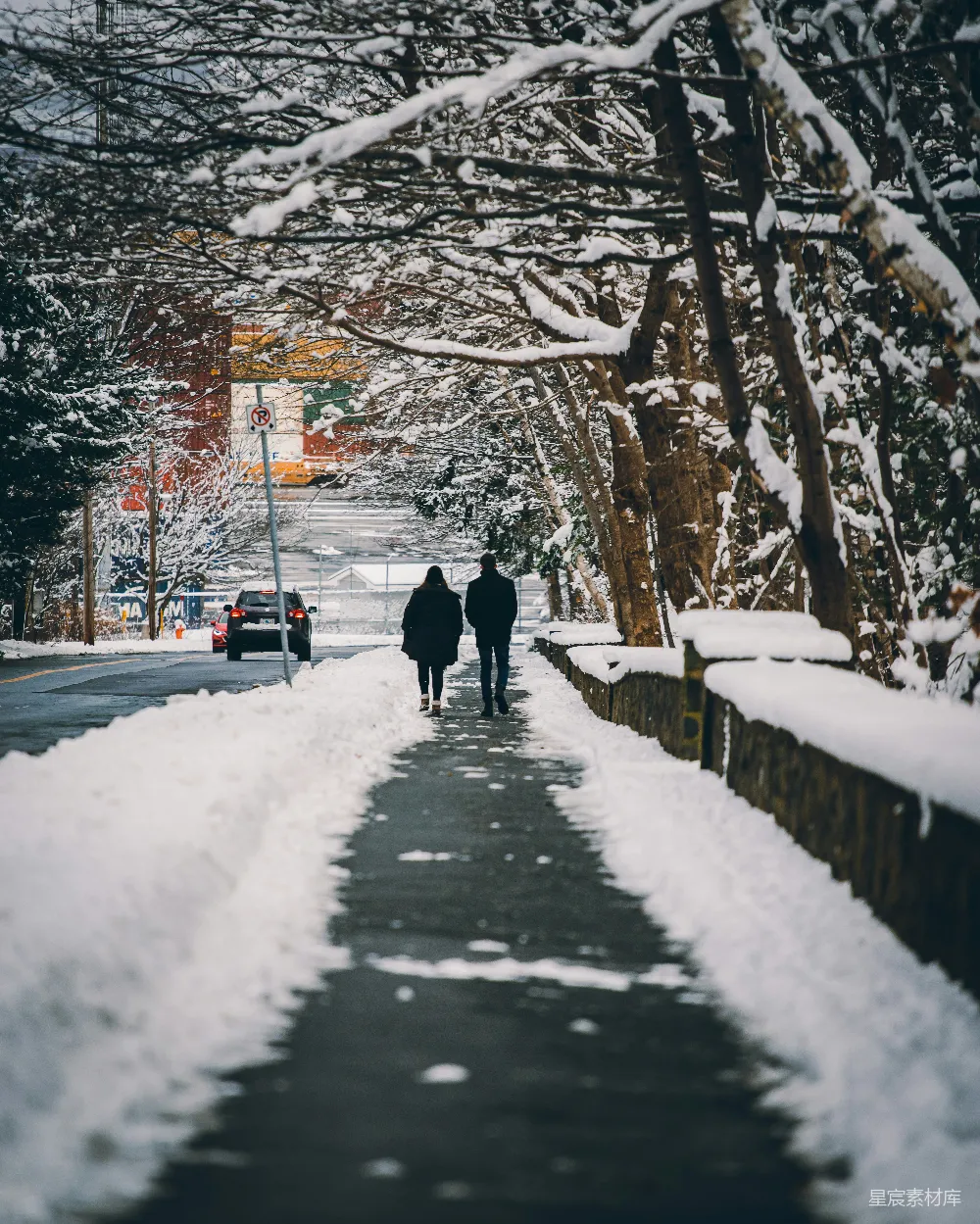 高清摄影 雪景 人行道 冬季 城市 情侣 冬日漫步的雪景