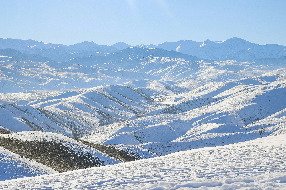 高清摄影 雪景 山脉 冬季 自然风光 户外 雪覆盖的山丘与山脉