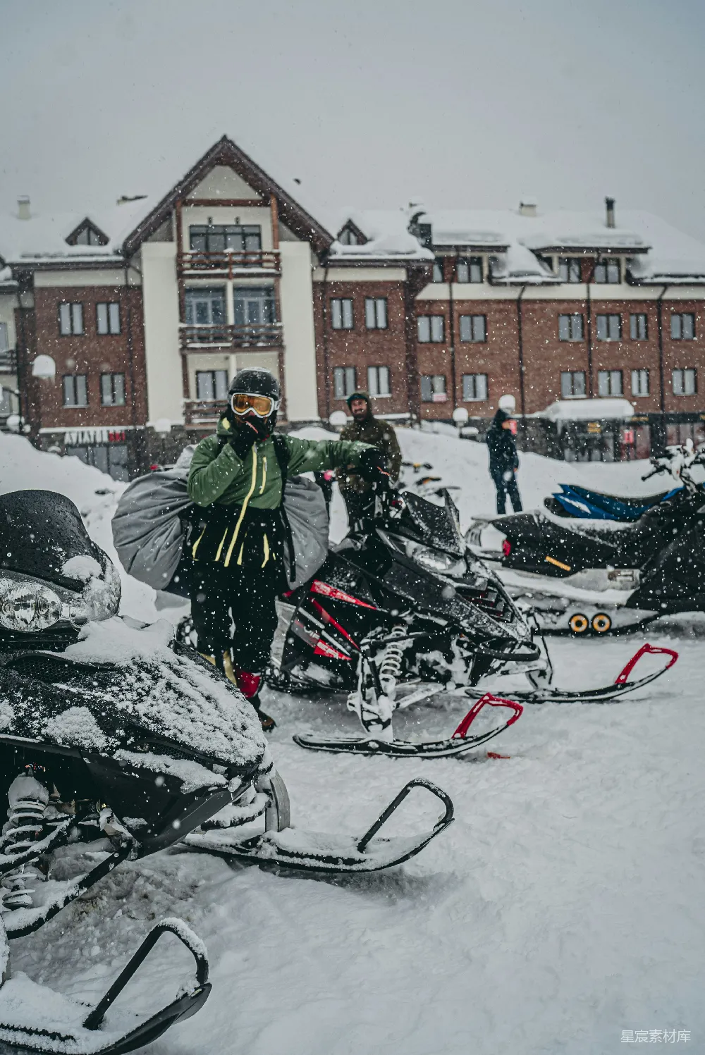 高清摄影 雪地摩托 冬季活动 户外运动 休闲娱乐 自然风光 雪地摩托聚会