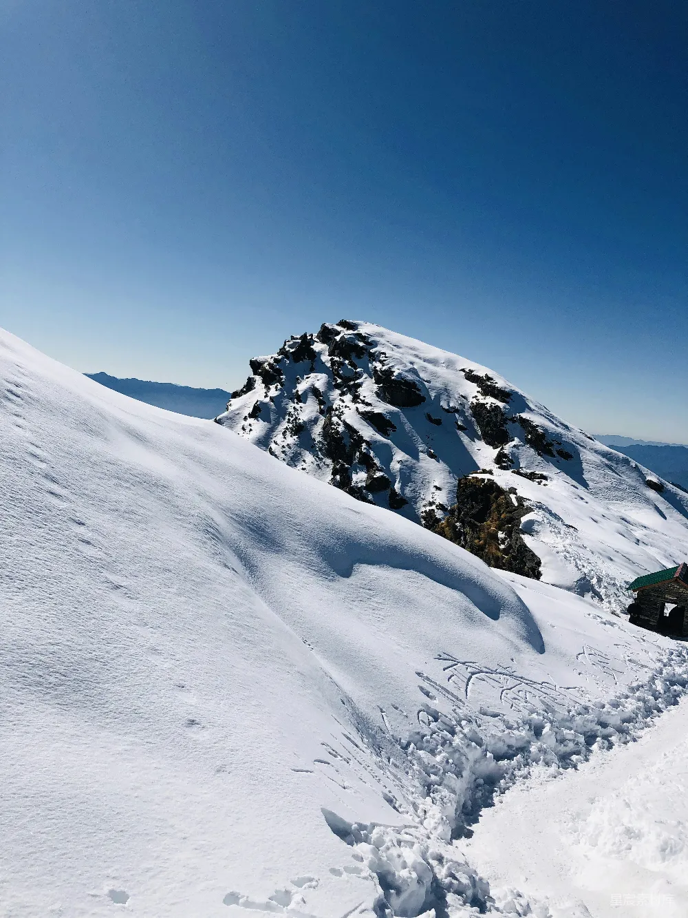 高清摄影 雪山 冬季 户外 自然美景 冒险 雪域高峰