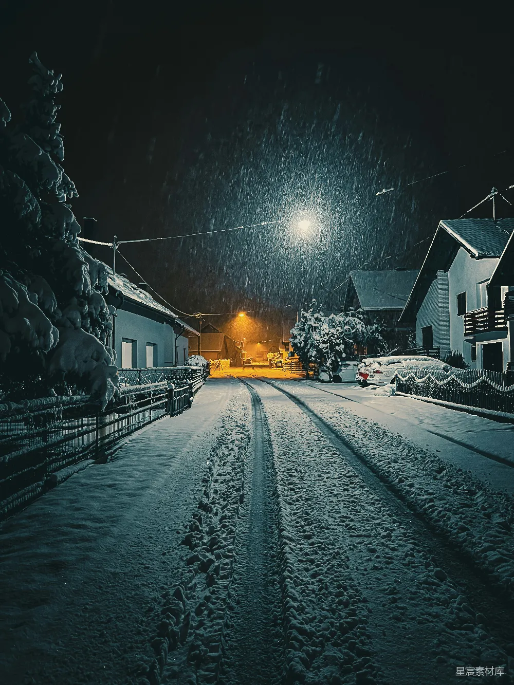 高清摄影 雪景 夜晚 小径 宁静 冬日 雪夜中的宁静小径