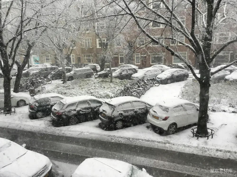 高清摄影 雪景 城市 冬季 街道 雪地 冬日雪景中的城市街道