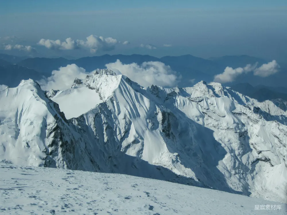 高清摄影 雪山 自然风光 户外探险 纯净自然 壮丽景色 雪山之巅
