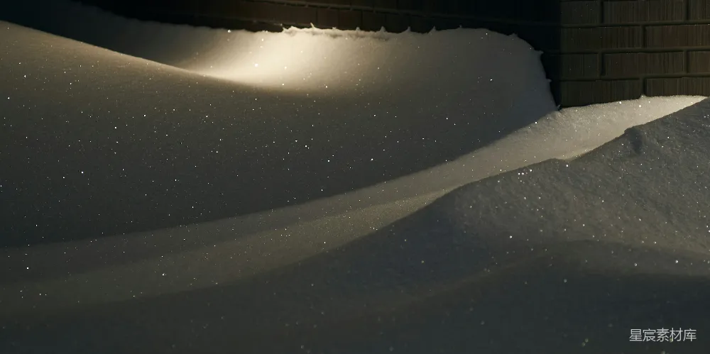 高清摄影 雪景 光影 冬季 自然 宁静 冬日阳光下的雪堆