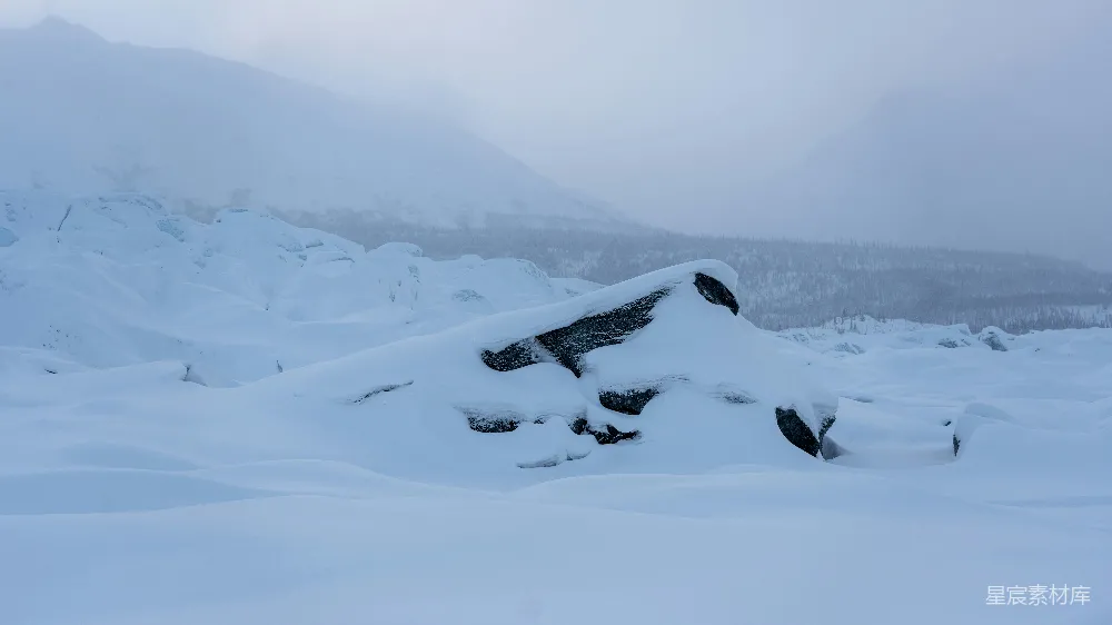 高清摄影 雪景 山脉 自然风光 冬季 户外 雪覆盖的山岩