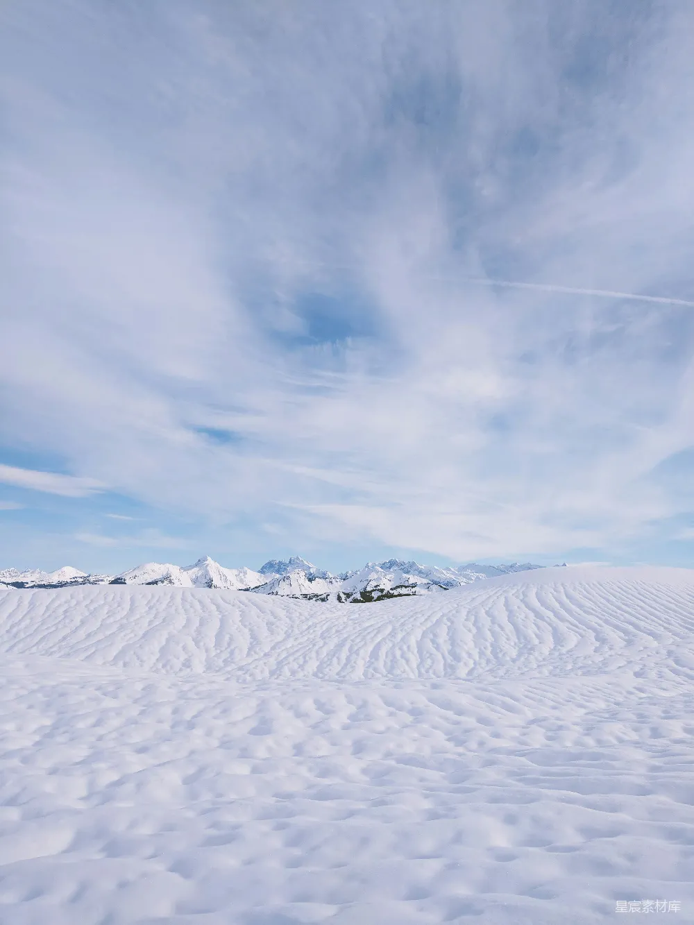 高清摄影 雪地 山脉 自然风光 冬季 宁静 雪域山峦
