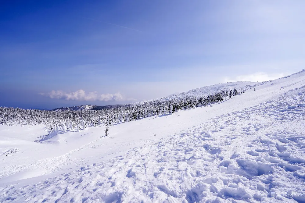 高清摄影 冬季 雪景 自然风光 户外 宁静 雪后的山间