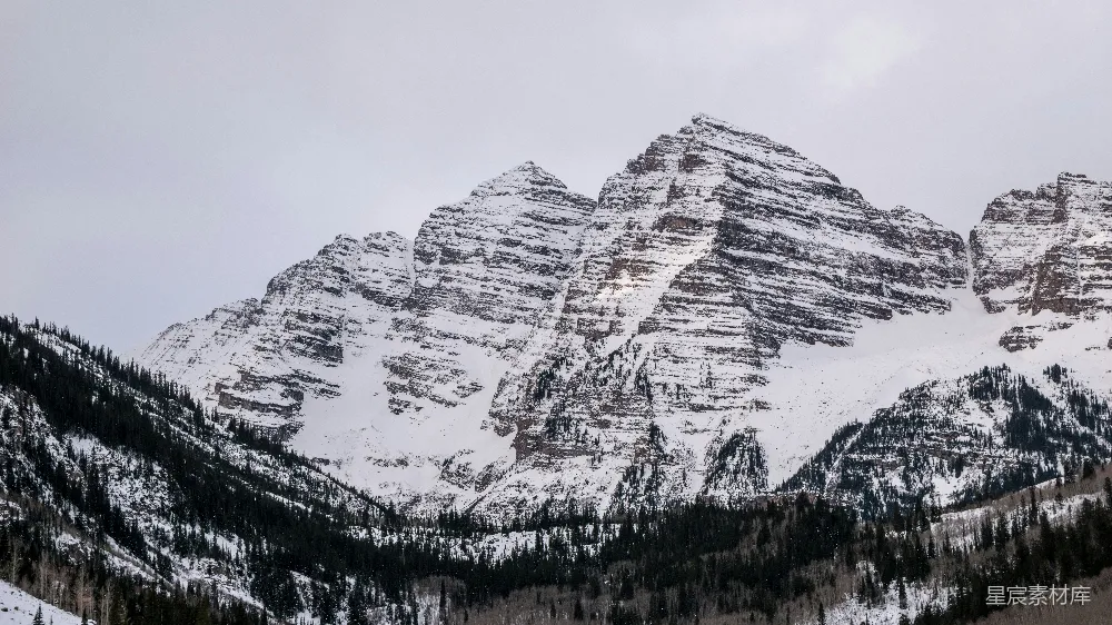 高清摄影 山脉 冬季 自然风光 户外 风景 雪覆盖的山脉