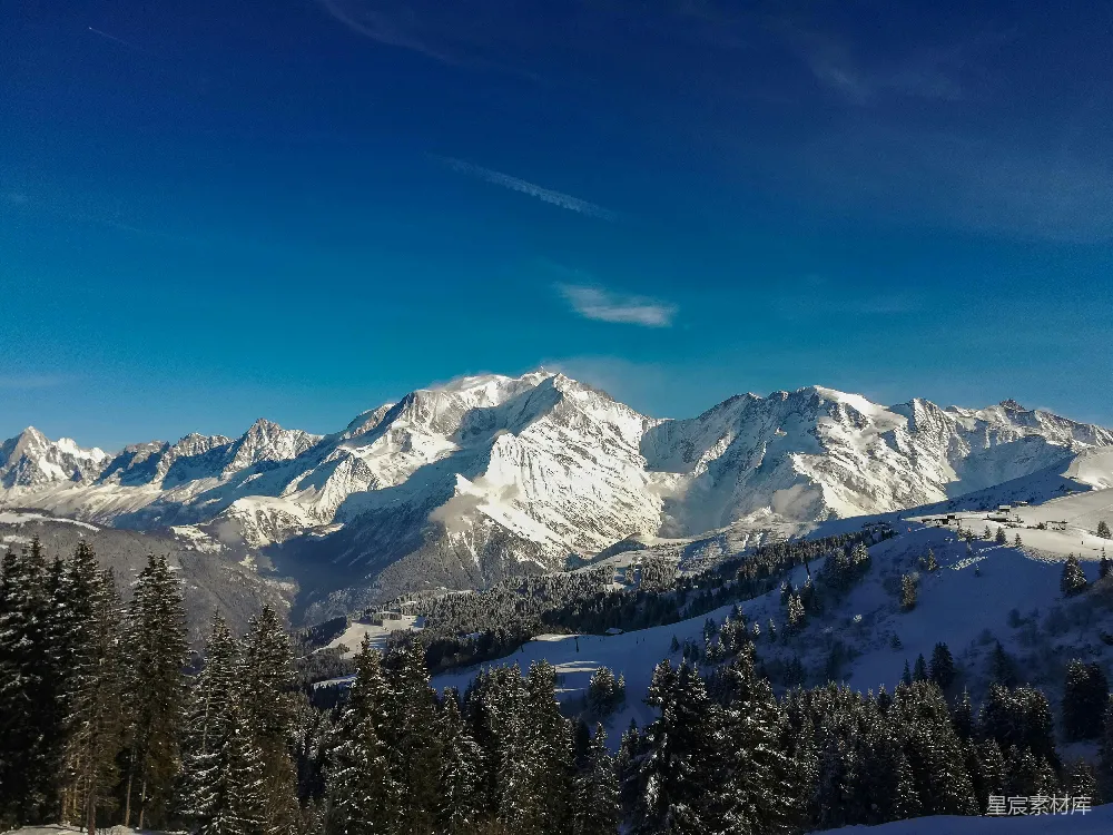 高清摄影 阿尔卑斯山 冬季风景 自然风光 滑雪胜地 户外活动 冬季阿尔卑斯山的壮丽景色