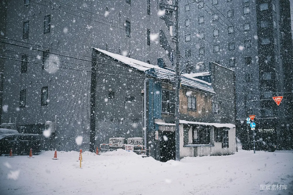 高清摄影 冬季 雪景 城市 建筑 宁静 冬日雪景中的城市角落