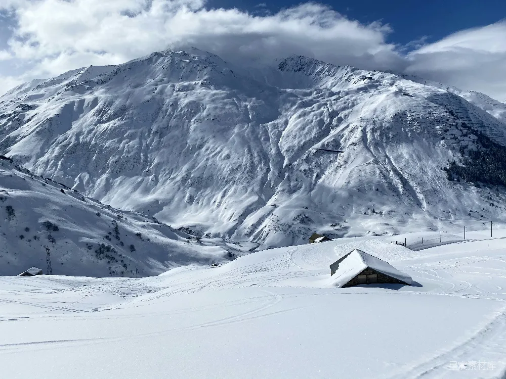高清摄影 雪地 山景 冬季 宁静 自然 雪地山景：宁静的冬季风景