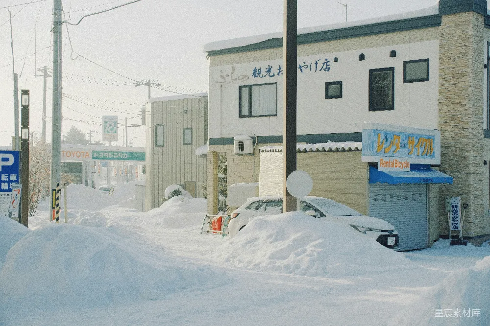 高清摄影 雪景 冬日 小镇 静谧 日本 冬日积雪中的小镇