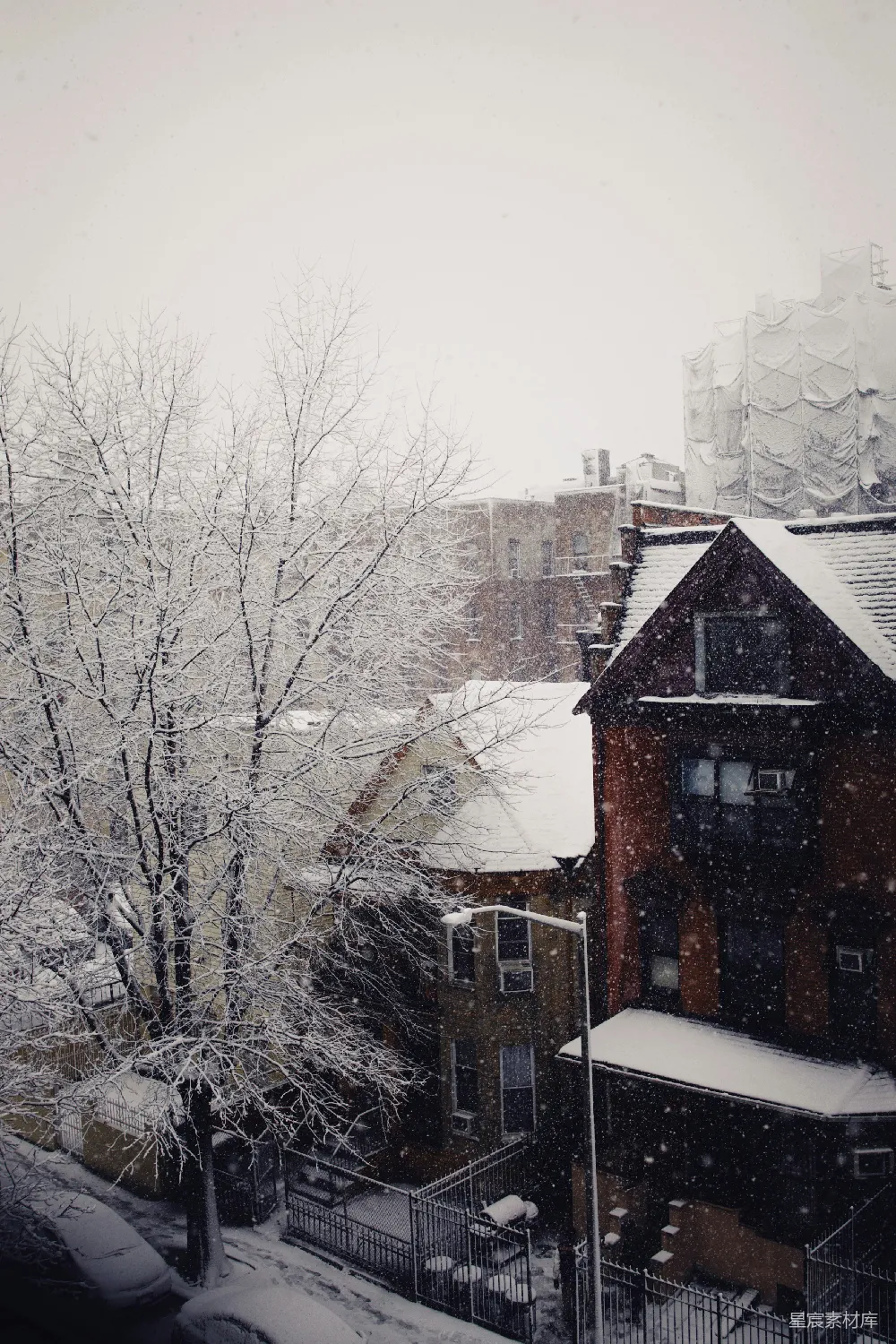高清摄影 雪景 城市 住宅 冬季 宁静 冬日雪景中的城市住宅