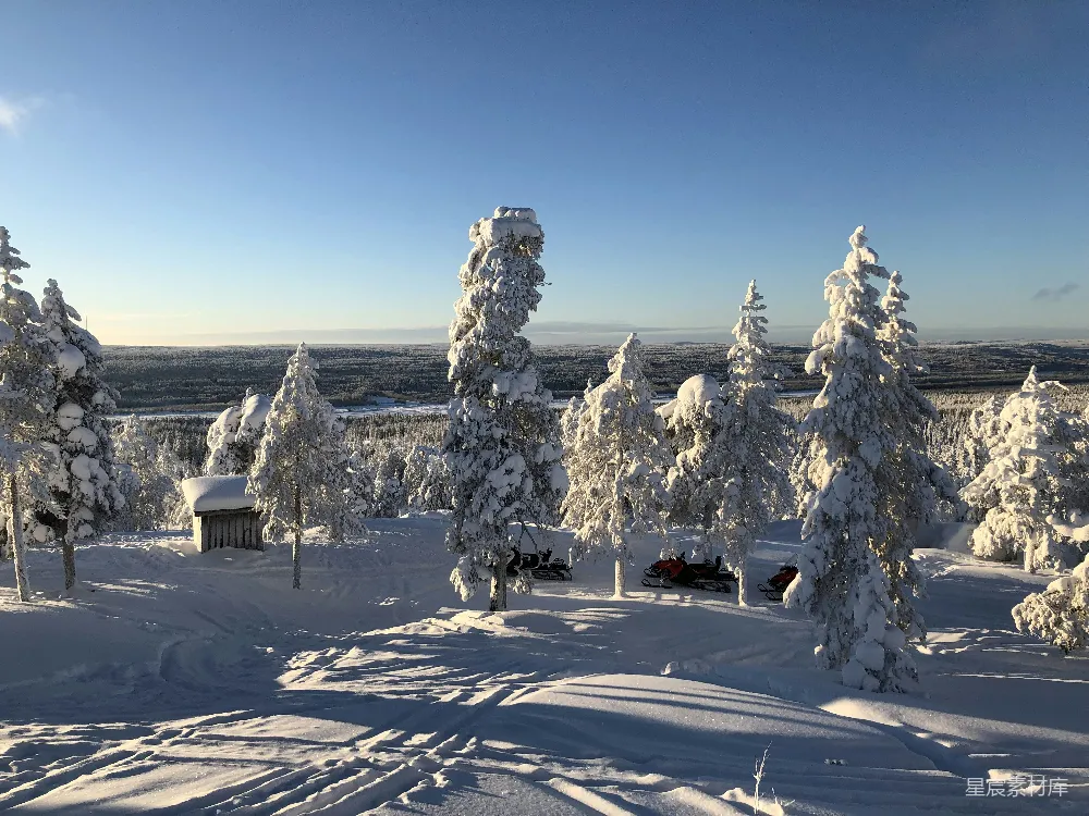 高清摄影 冬季 雪景 宁静 自然 户外 冬日雪景中的静谧小屋