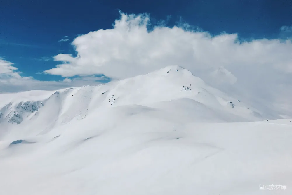 高清摄影 雪山 自然风光 宁静 户外 冬季 雪山之巅的宁静