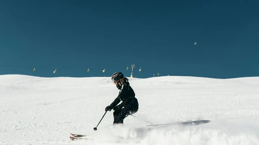 高清摄影 滑雪 冬季 户外活动 蓝天 雪地 滑雪中的冬季风景