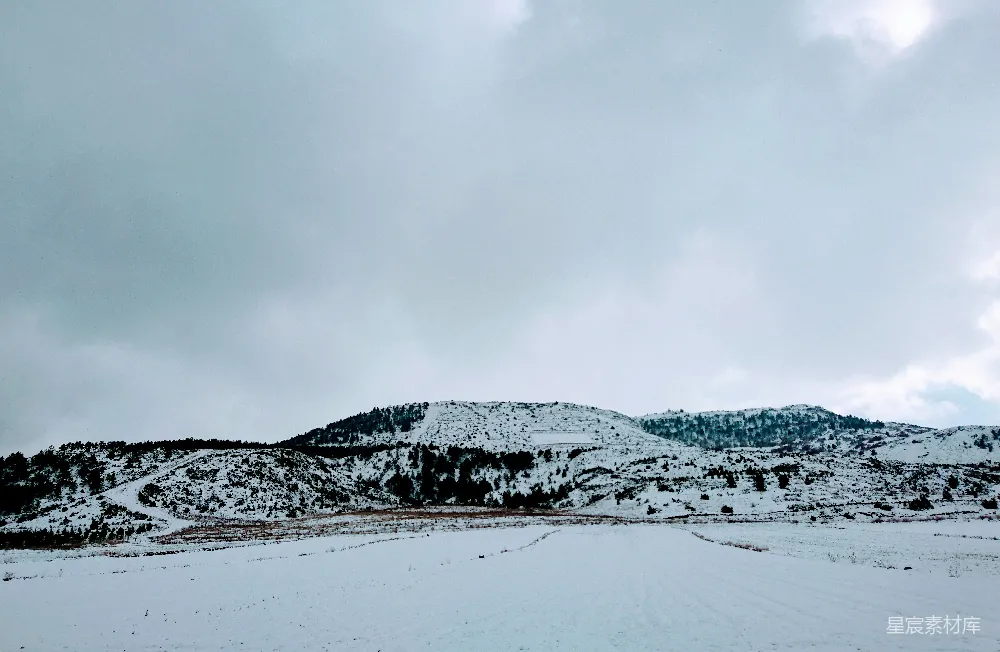 高清摄影 雪景 山峦 冬季 自然风光 宁静 冬日山峦雪景