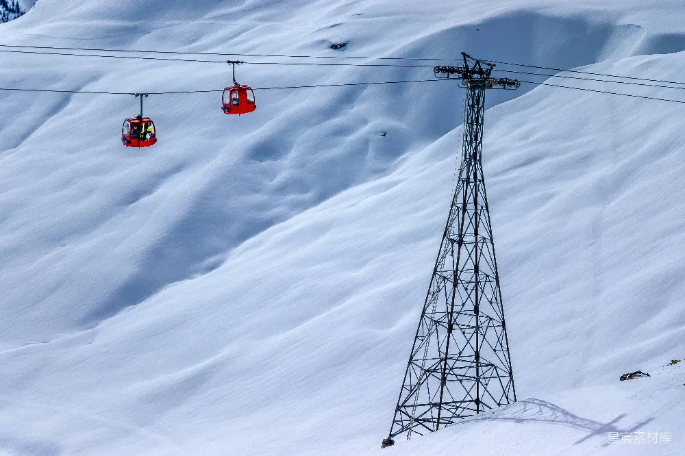 高清摄影 雪地 缆车 冬季 户外活动 风景 雪地缆车