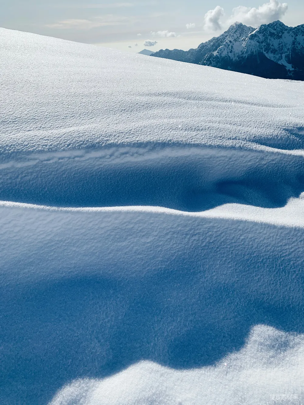 高清摄影 雪地 光影 自然 冬季 宁静 雪地光影