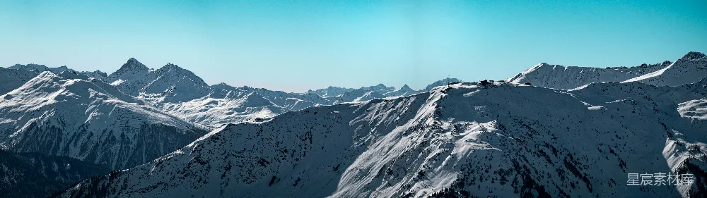 高清摄影 雪山 雪景 自然风光 冬季 户外 雪山全景：宁静的冬日风光