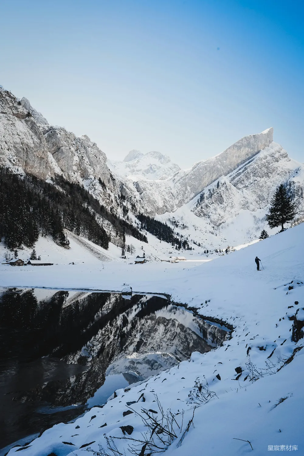 高清摄影 雪山 冬季 自然风光 宁静 户外活动 雪域湖畔的宁静与壮丽