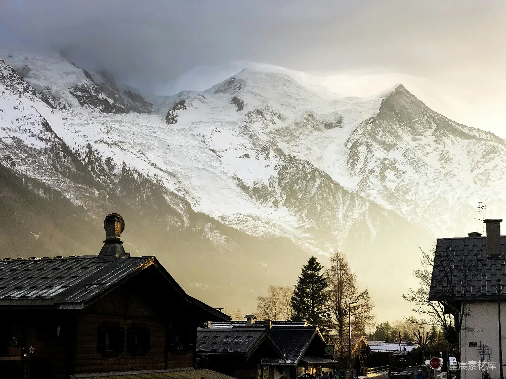高清摄影 阿尔卑斯山 小镇 雪景 山脉 冬季 阿尔卑斯山下的小镇