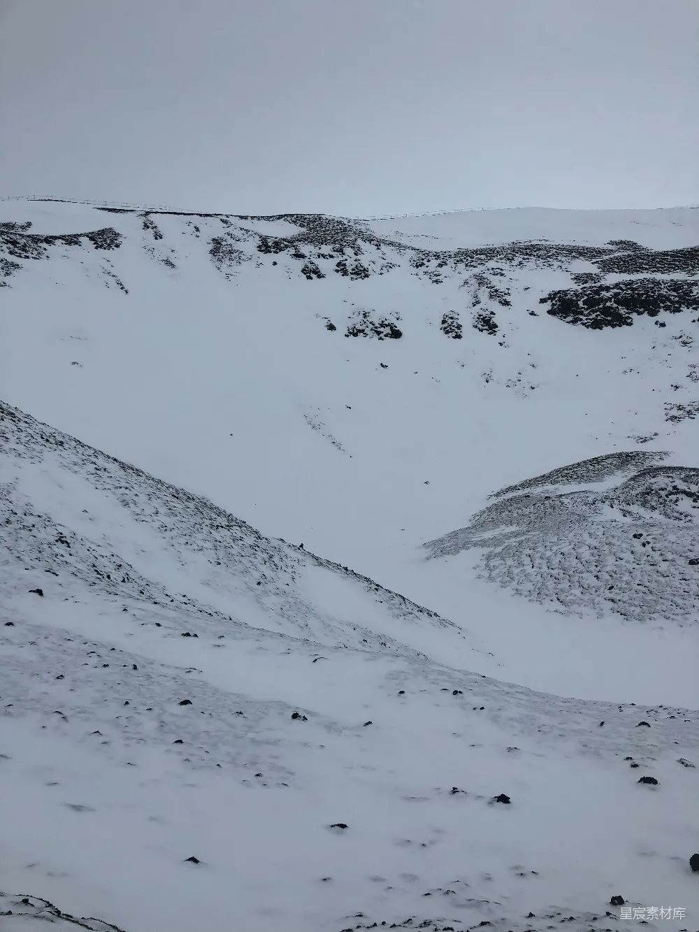 高清摄影 雪景 荒凉 山脉 自然风光 冬季 雪后荒凉的山景