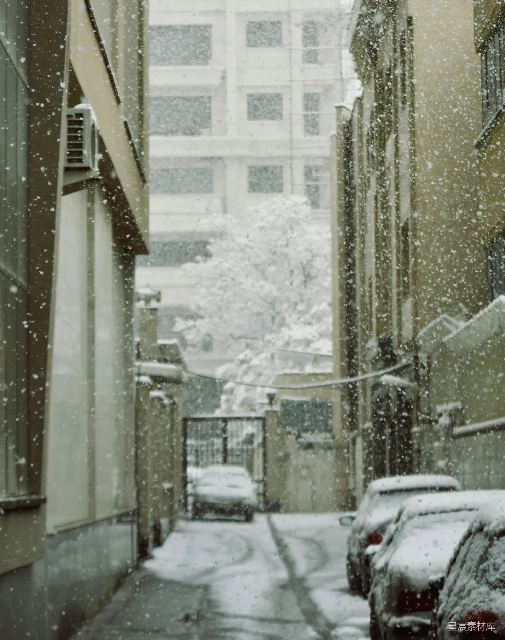 高清摄影 雪景 城市 冬日 静谧 建筑 雪中的城市小巷