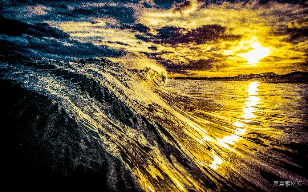 高清摄影 自然风光 日落 海洋 动感 色彩鲜艳 金色浪花与夕阳