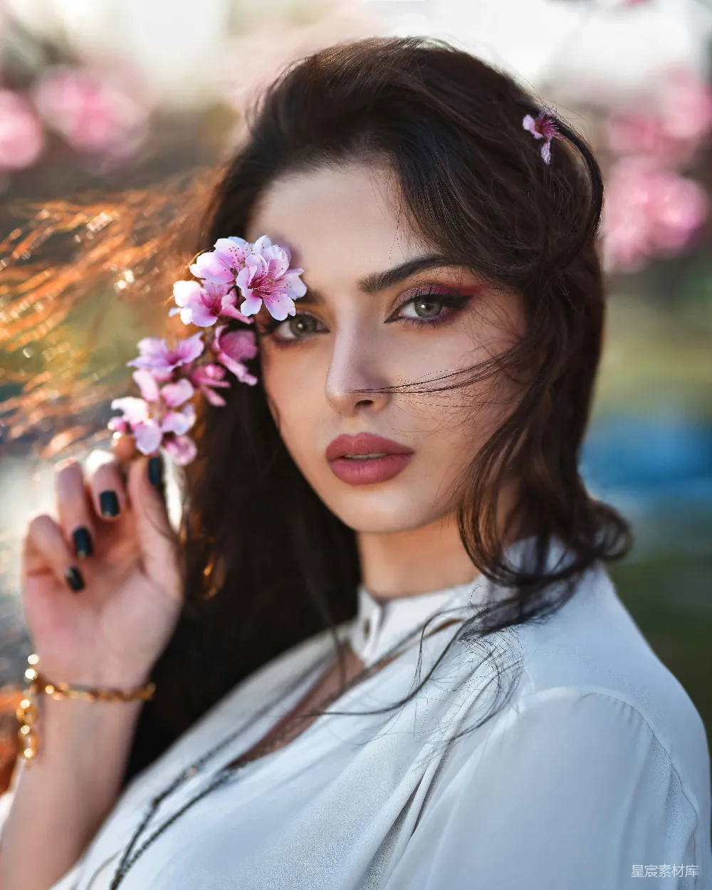高清摄影 女性 花饰 自然 时尚 春季 春日花影下的优雅