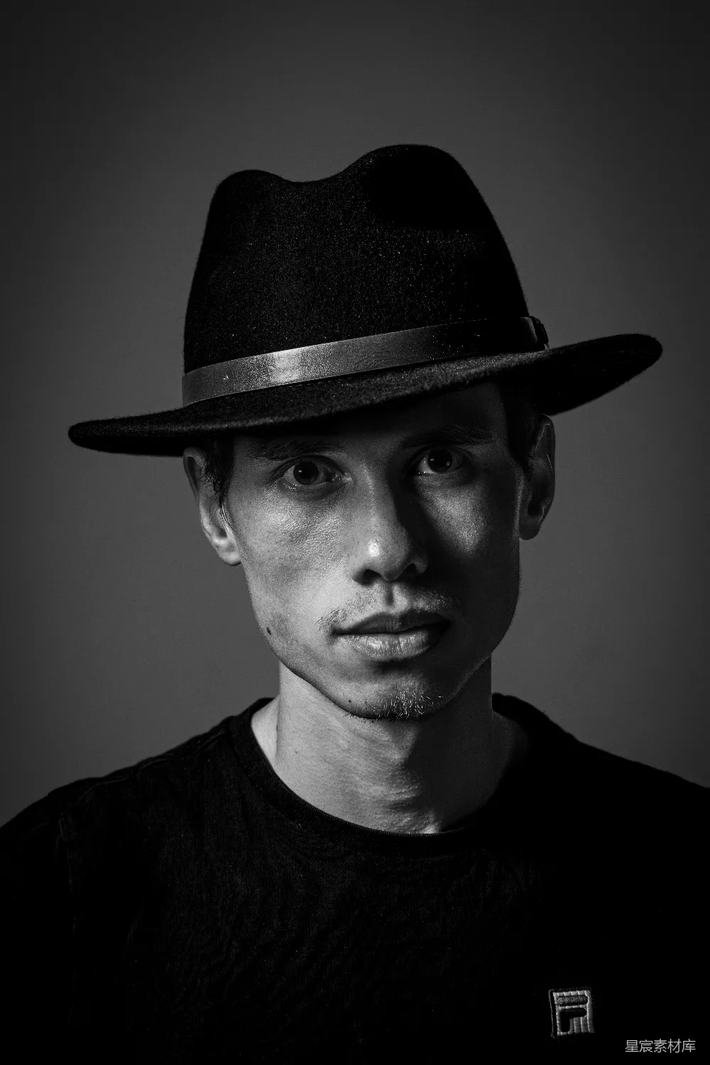 高清摄影 黑白摄影 时尚 肖像 帽子 黑帽青年
