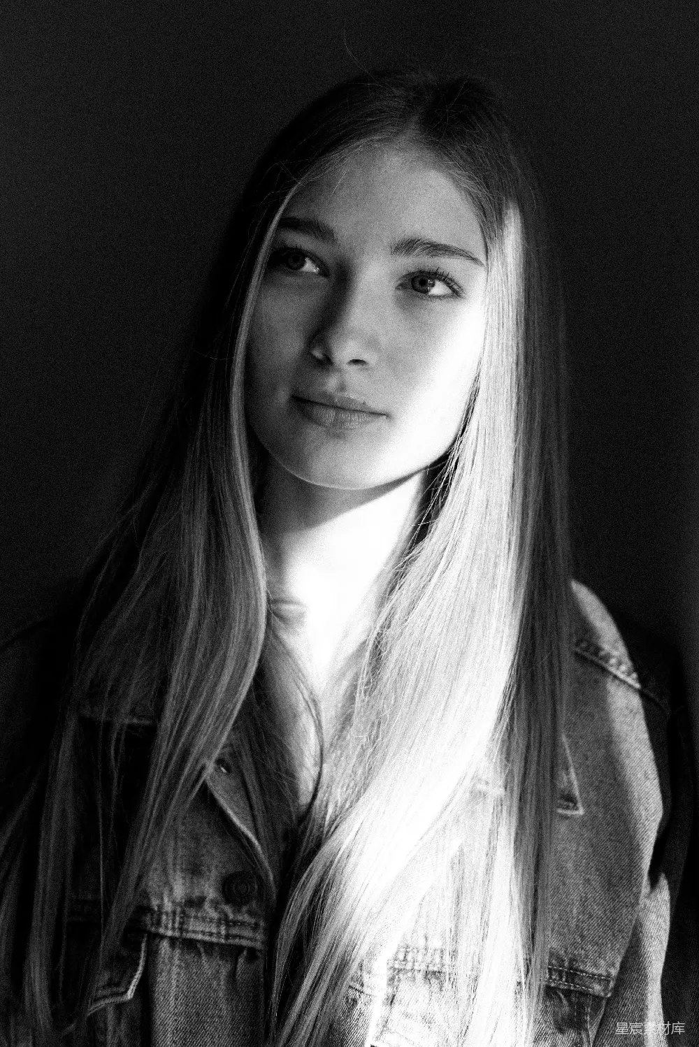 高清摄影 肖像 黑白色调 女性 时尚 写真 黑白色调的女性肖像