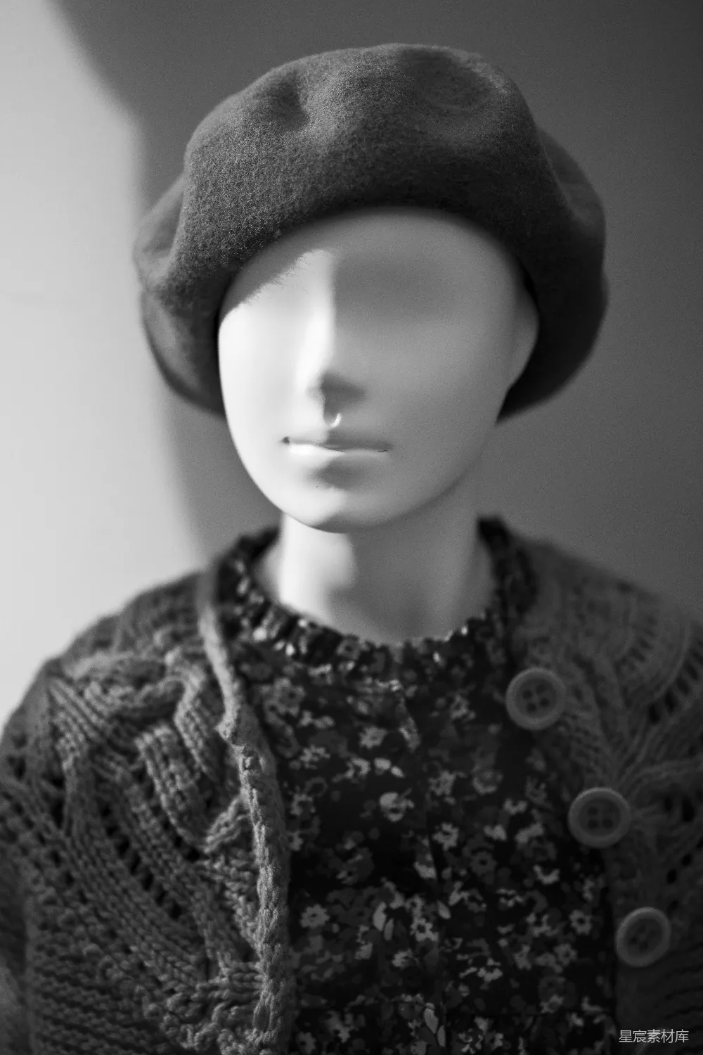 高清摄影 复古 时尚 模特 服装 黑白 复古风格的时装展示