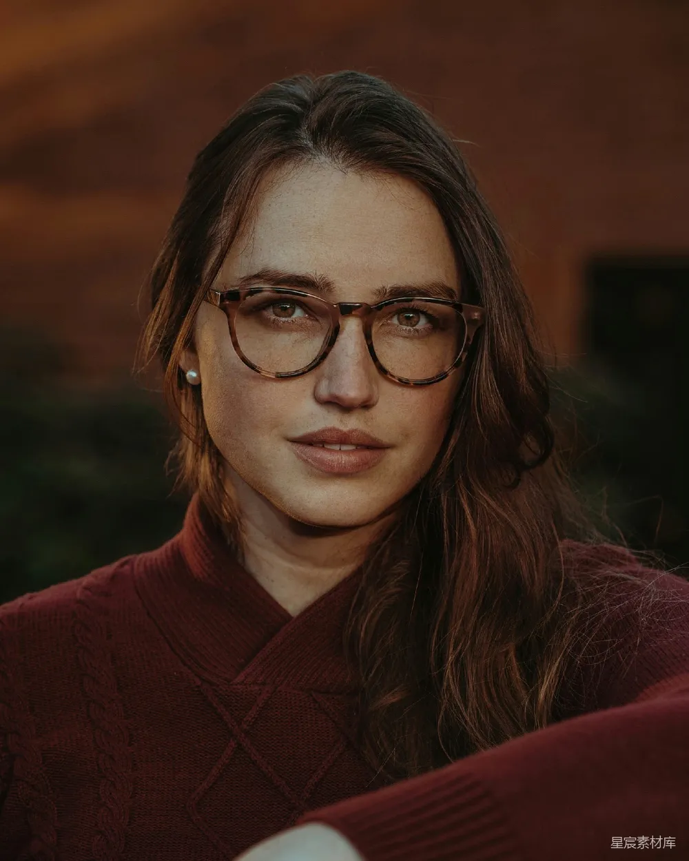 高清摄影 肖像 女性 眼镜 时尚 自然 戴眼镜的女性肖像