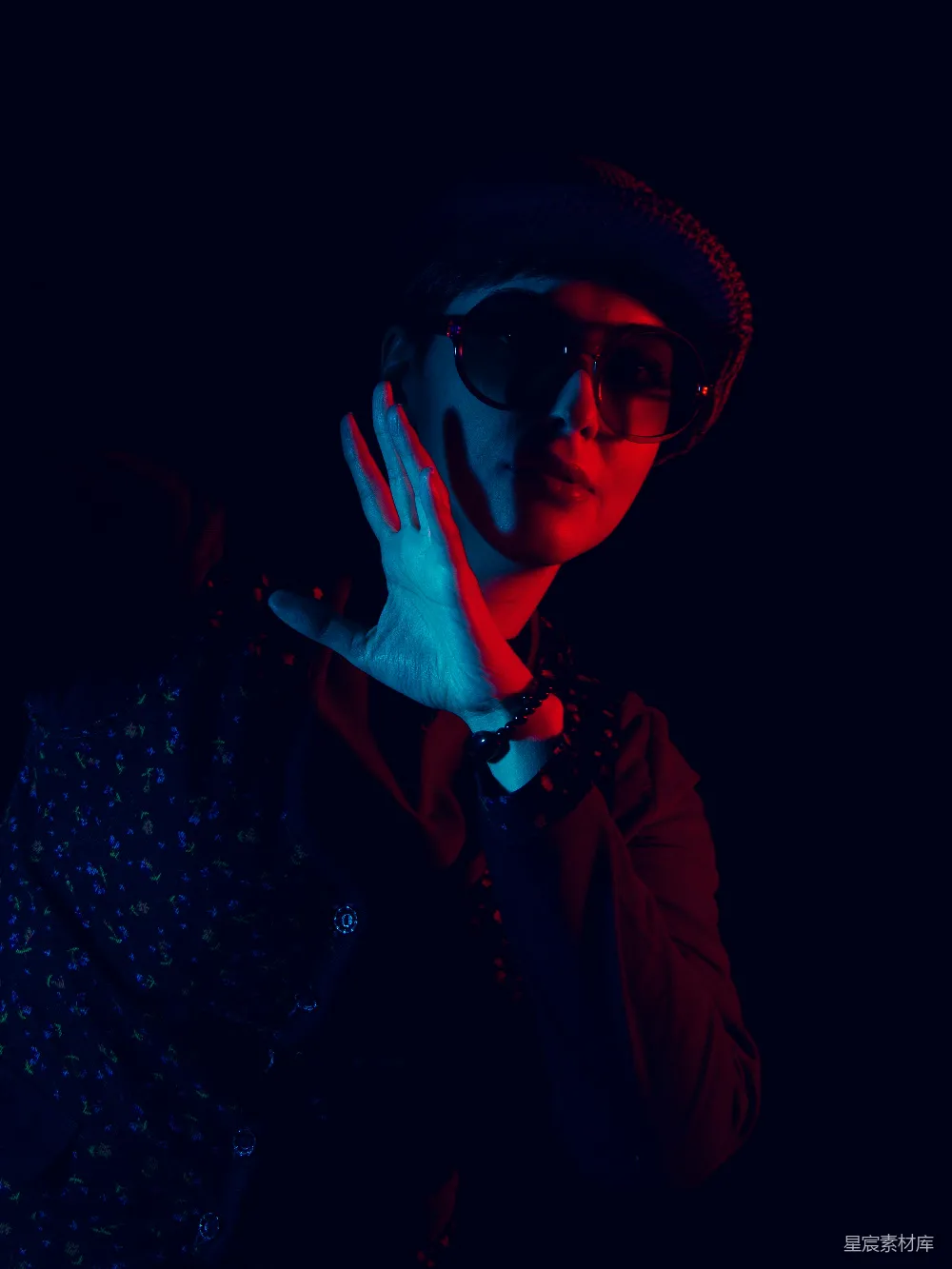 高清摄影 夜间摄影 霓虹灯 时尚 女性肖像 暗黑风格 霓虹下的神秘夜影