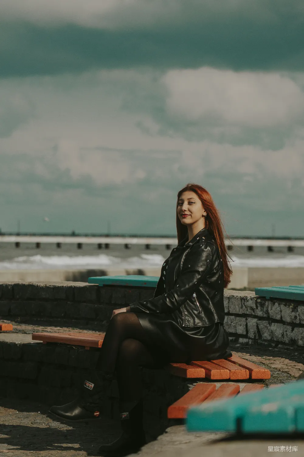 高清摄影 海边 红发 时尚 休闲 自然 海边的红发女孩