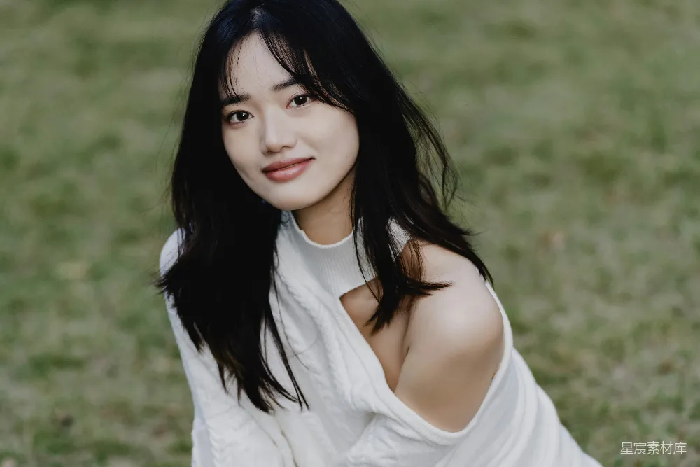 高清摄影 青春 清新 自然 户外 人像 自然光下的清新少女
