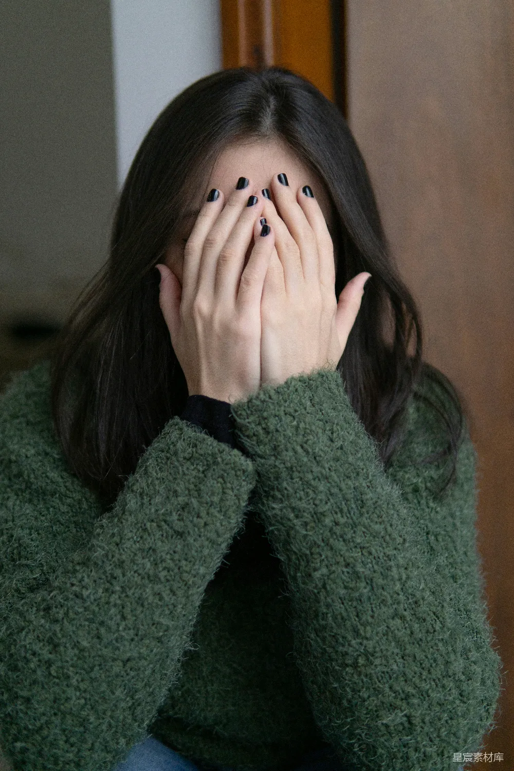 高清摄影 忧郁 情感表达 自然光 青春 生活 忧郁的少女