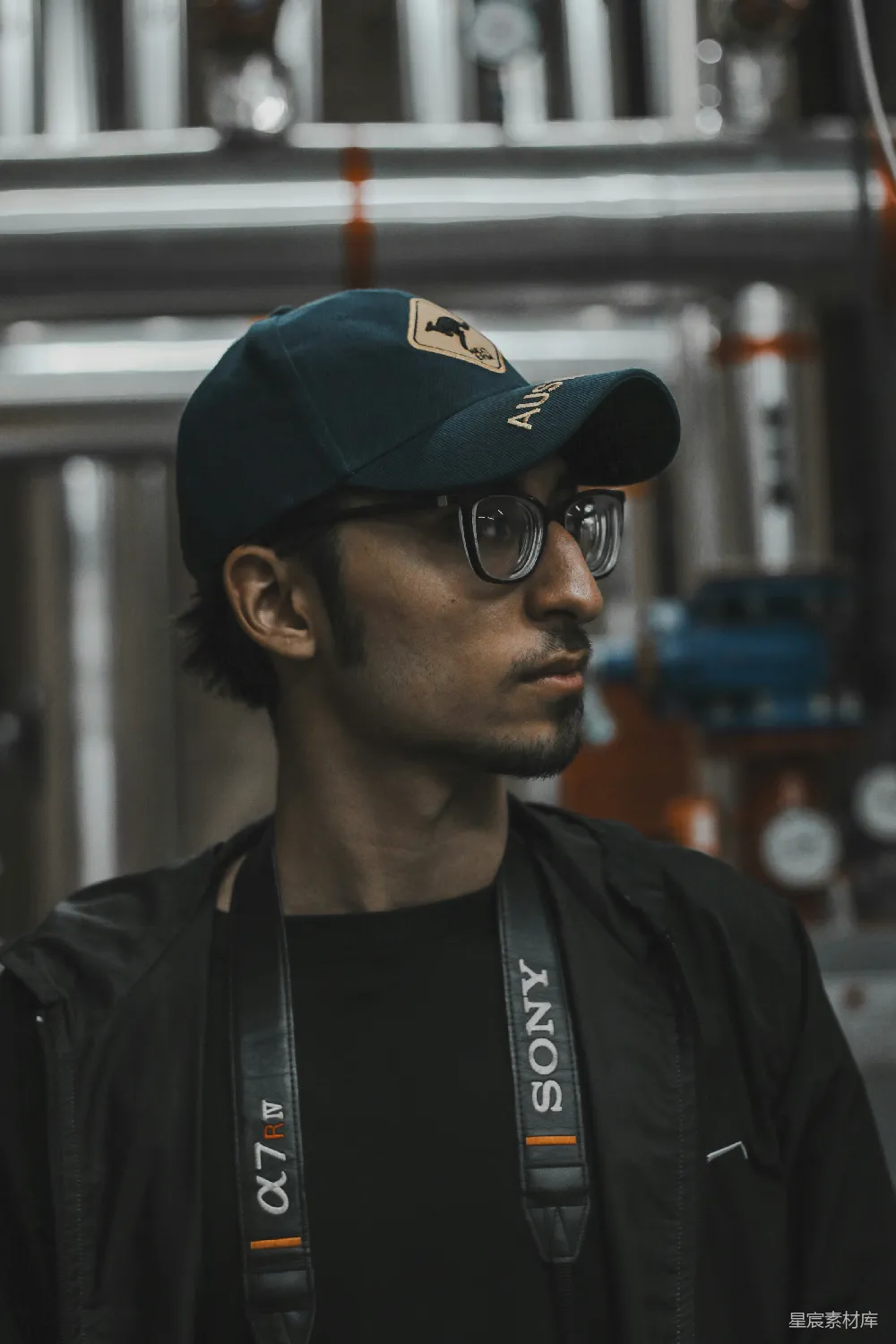 高清摄影 人像摄影 时尚风格 专业摄影 街头摄影 现代生活方式 专注的摄影师